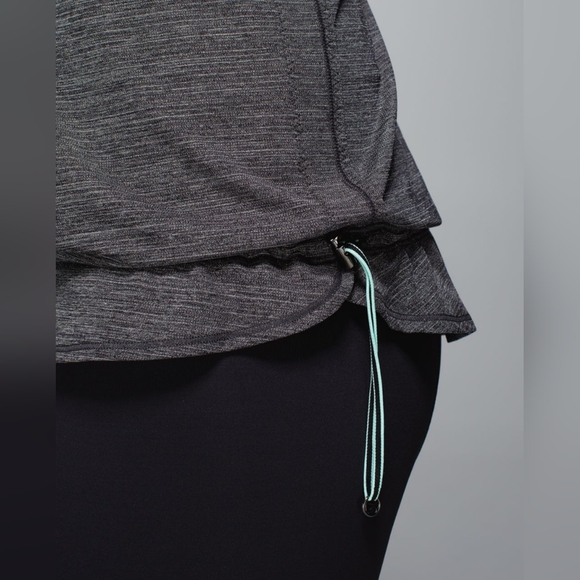 ⬇️🩷Lululemon Run Times Tank in Heathered Black/Rocky Road Sand Dune Ground - Picture 5 of 11